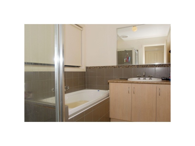 11/11 Coco Parade, Skye VIC 3977