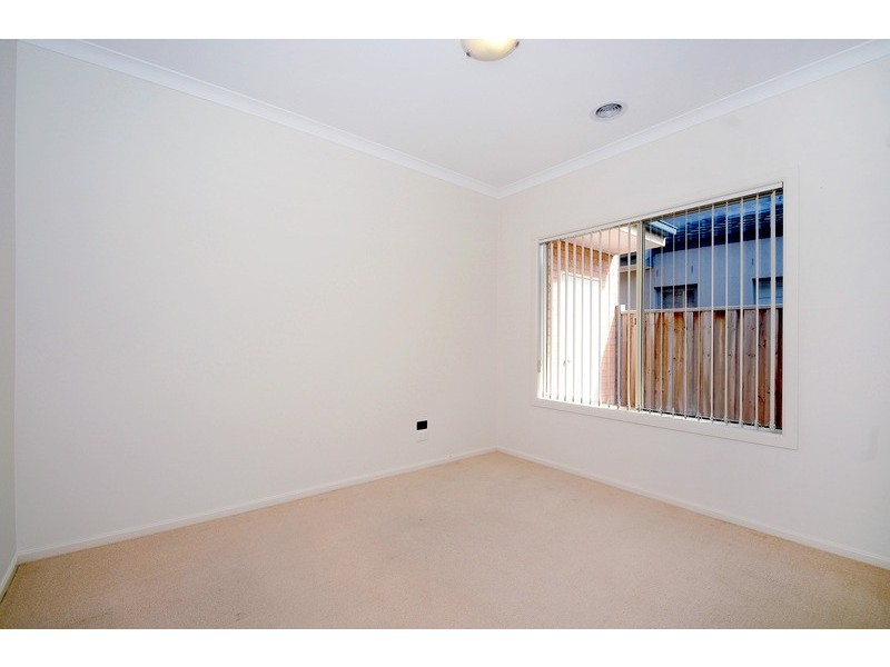 2 Kelly Terrace, Sandhurst VIC 3977