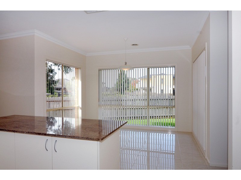 2 Kelly Terrace, Sandhurst VIC 3977