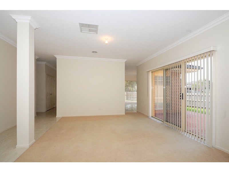 2 Kelly Terrace, Sandhurst VIC 3977