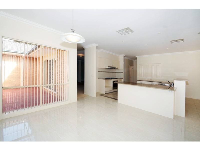 2 Kelly Terrace, Sandhurst VIC 3977