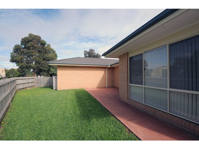 2 Kelly Terrace, Sandhurst VIC 3977