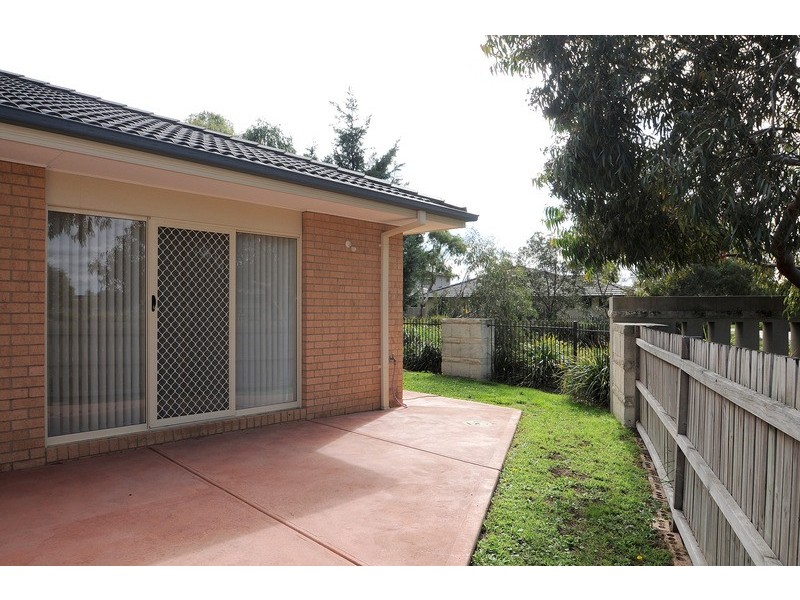 2 Kelly Terrace, Sandhurst VIC 3977