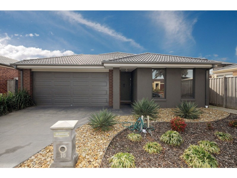 18 Nobel Drive, Cranbourne West VIC 3977