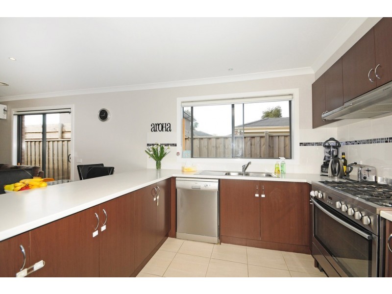 18 Nobel Drive, Cranbourne West VIC 3977