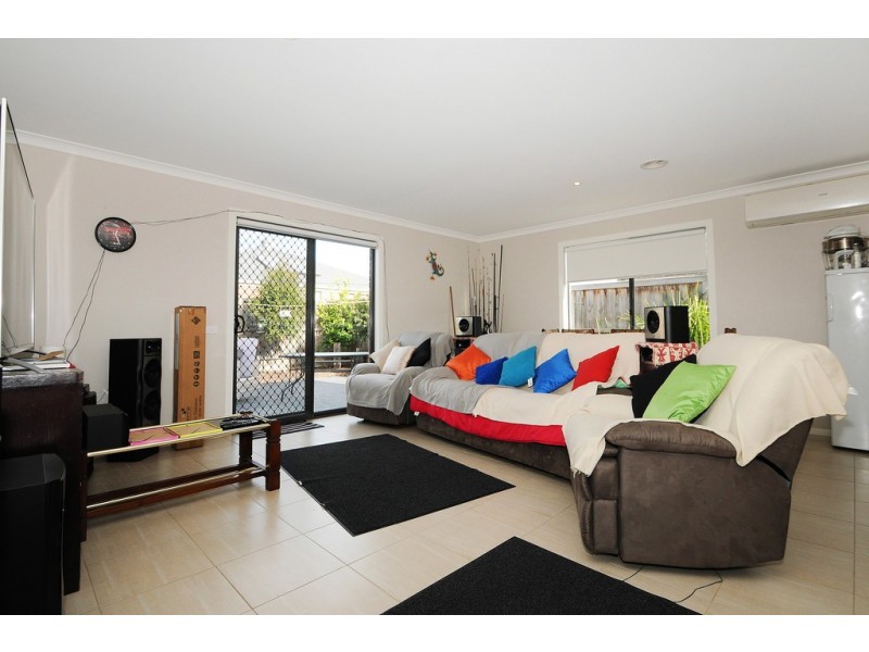 14 Copernicus Circuit, Cranbourne West VIC 3977