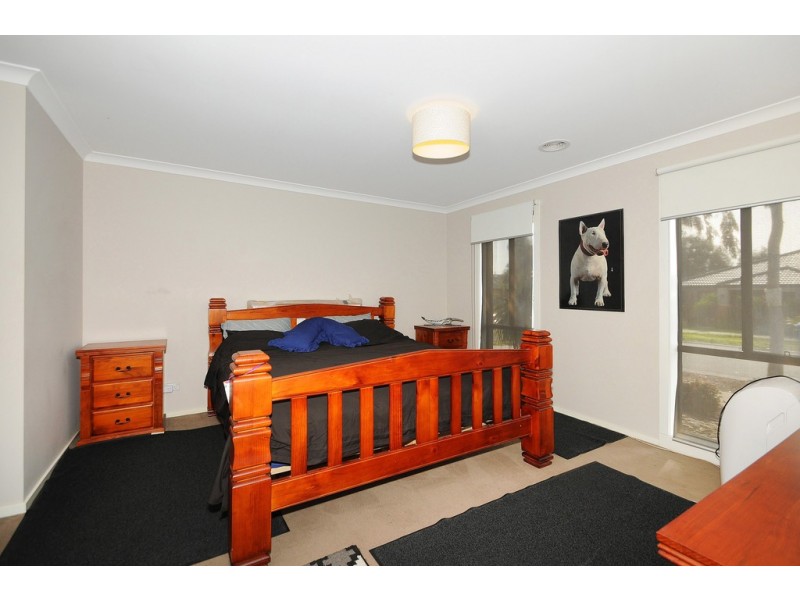 14 Copernicus Circuit, Cranbourne West VIC 3977