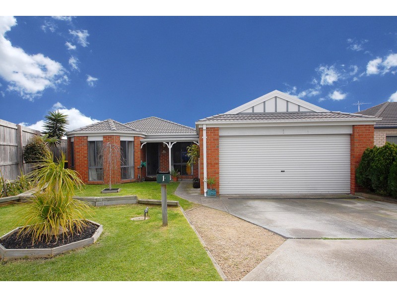 1 Clifton Grove, Carrum Downs VIC 3201