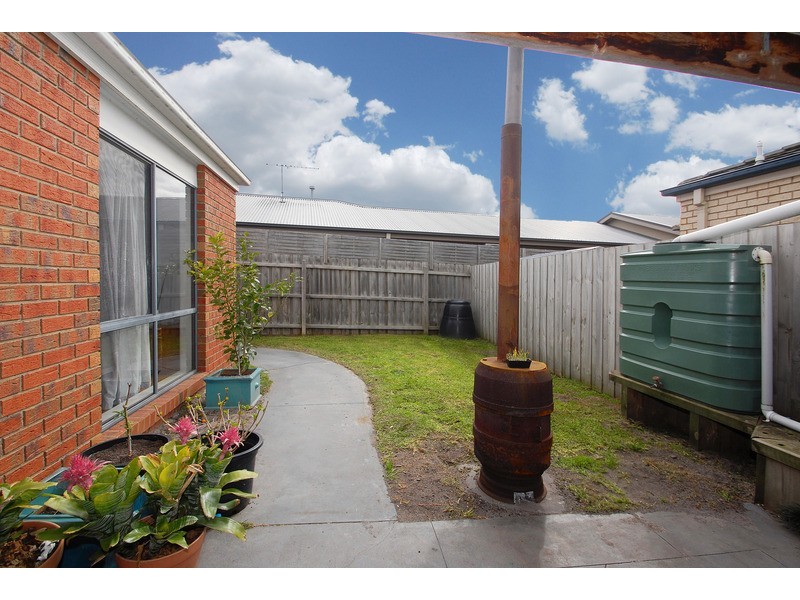 1 Clifton Grove, Carrum Downs VIC 3201