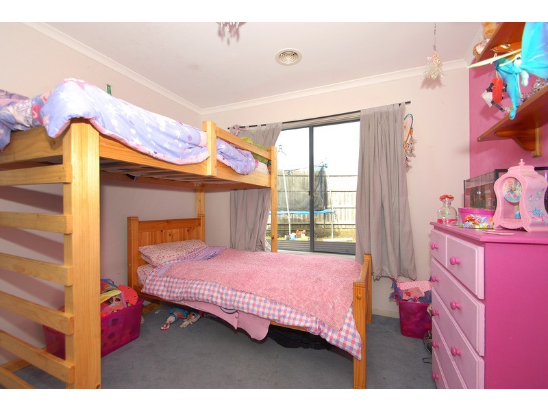 1 Clifton Grove, Carrum Downs VIC 3201