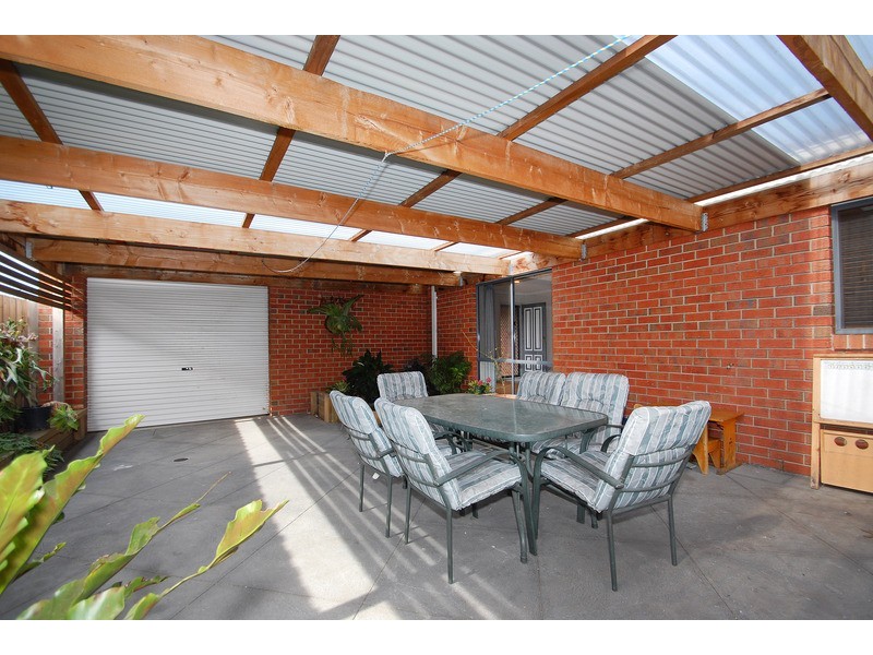 1 Clifton Grove, Carrum Downs VIC 3201