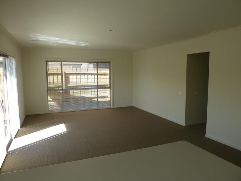 1/104 Broderick Road, Carrum Downs VIC 3201