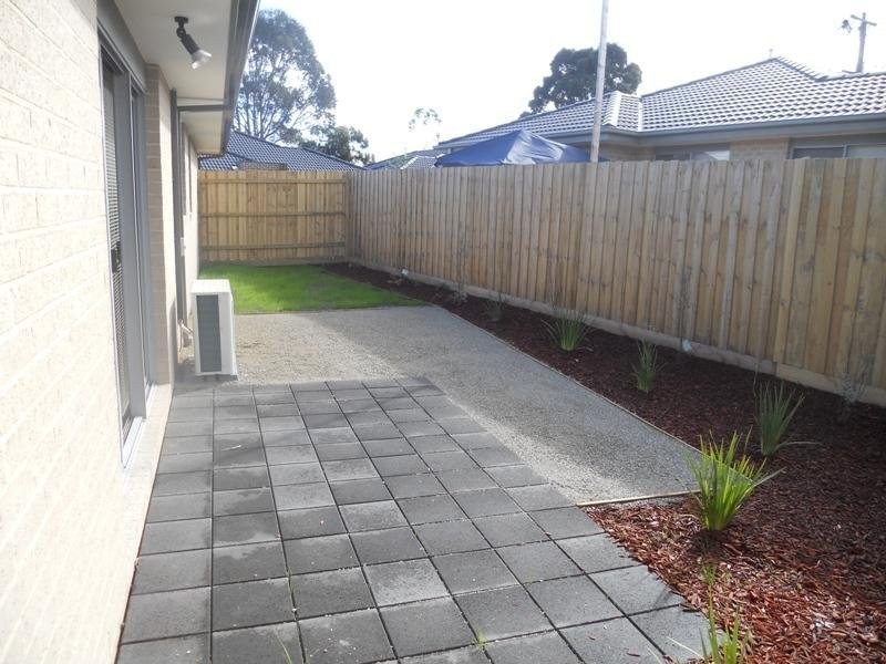 1/104 Broderick Road, Carrum Downs VIC 3201