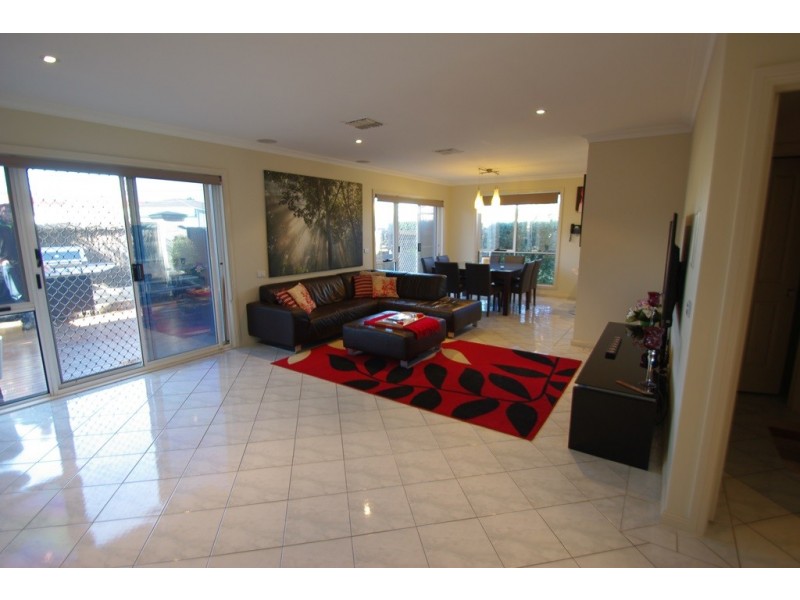 32 Scarborough Drive, Patterson Lakes VIC 3197