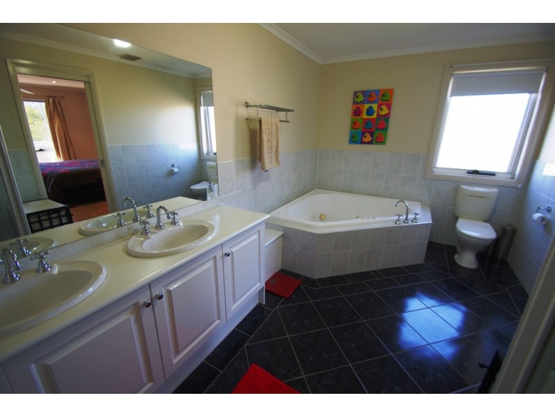 32 Scarborough Drive, Patterson Lakes VIC 3197