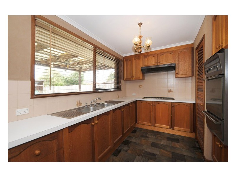 17 Broderick Road, Carrum Downs VIC 3201