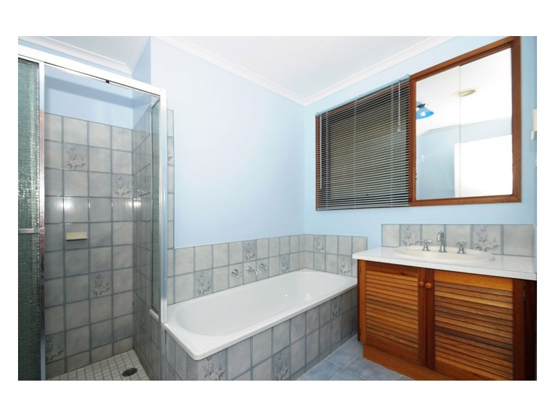 17 Broderick Road, Carrum Downs VIC 3201