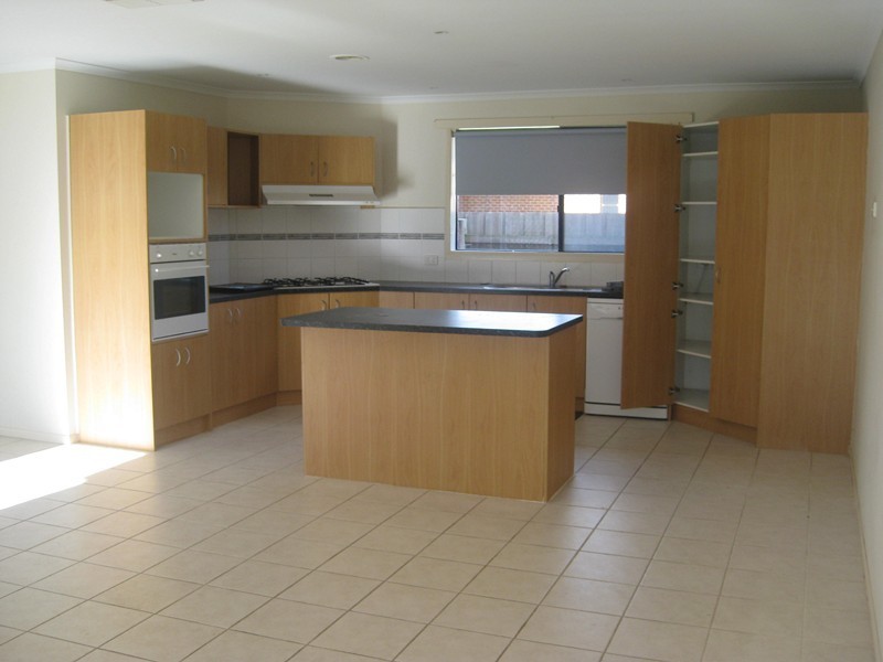 27 Natisone Place, Skye VIC 3977