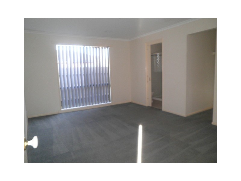 27 Natisone Place, Skye VIC 3977