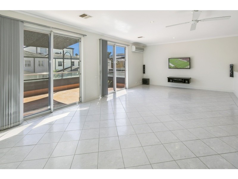 70 Scarborough Drive, Patterson Lakes VIC 3197