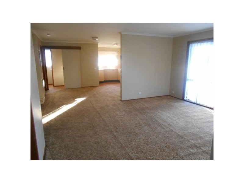 27 Dion Drive, Carrum Downs VIC 3201