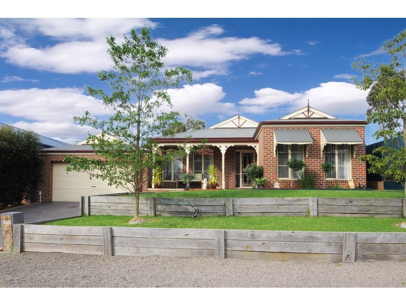 8 Windsor Grange Court, Skye VIC 3977