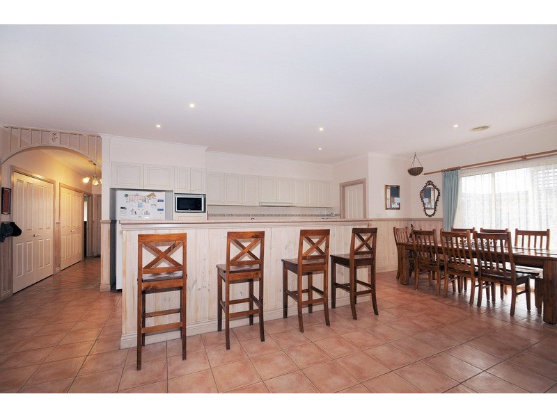 8 Windsor Grange Court, Skye VIC 3977