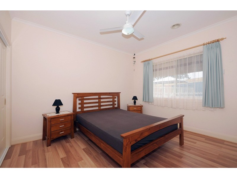 8 Windsor Grange Court, Skye VIC 3977