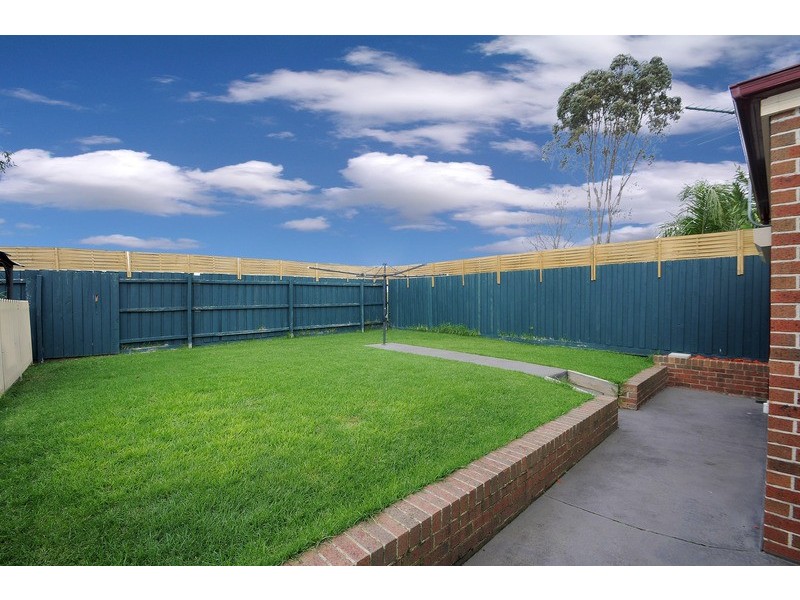 8 Windsor Grange Court, Skye VIC 3977