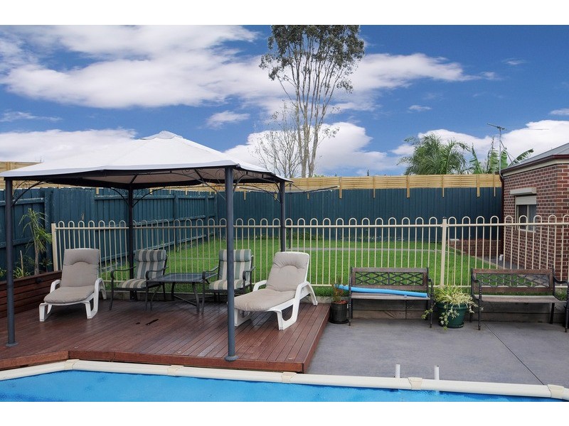 8 Windsor Grange Court, Skye VIC 3977