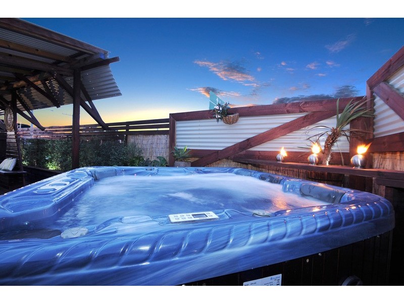 18 Garnet Close, Skye VIC 3977