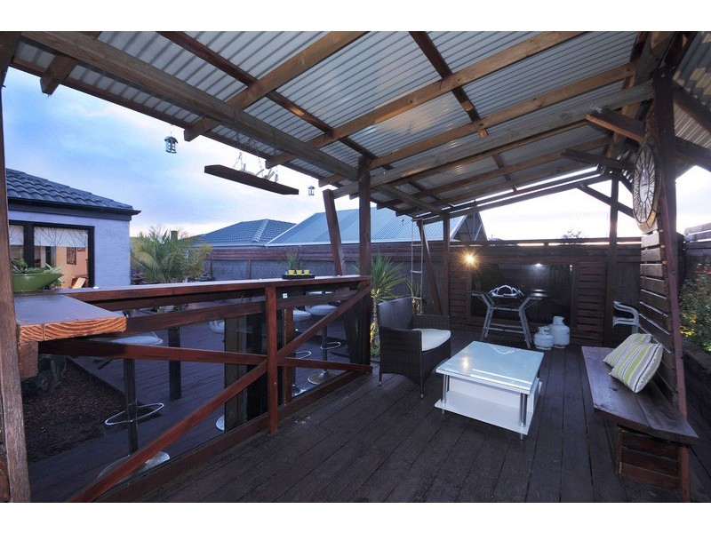 18 Garnet Close, Skye VIC 3977