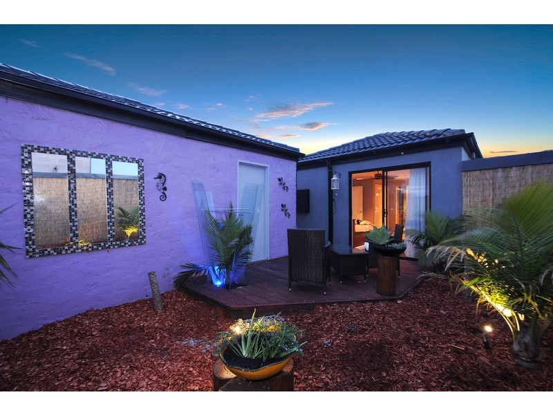 18 Garnet Close, Skye VIC 3977