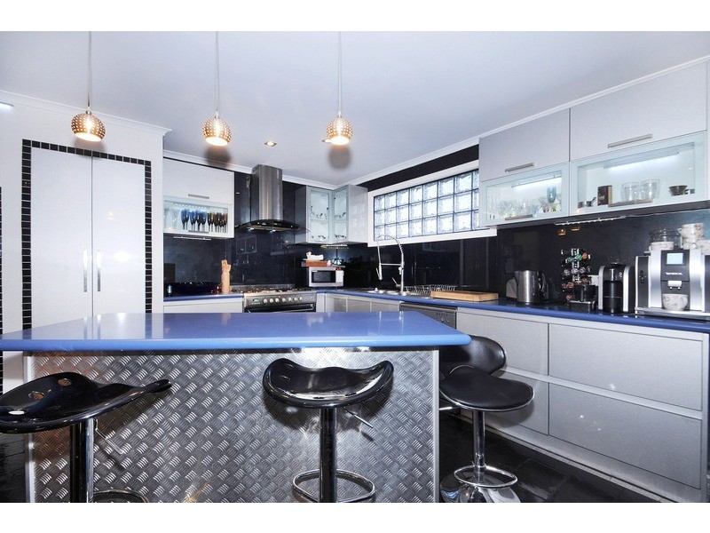 18 Garnet Close, Skye VIC 3977