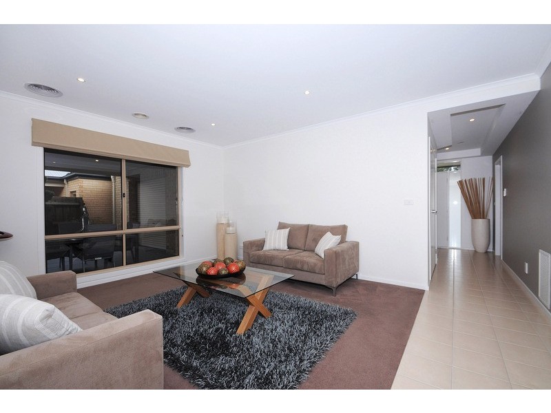 8 Postregna Way, Skye VIC 3977