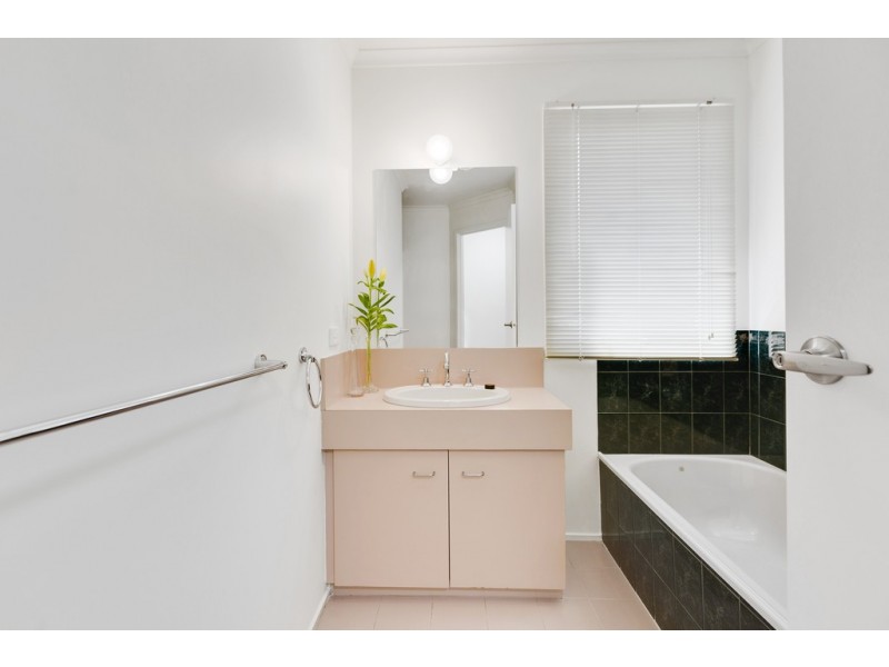 65 Carrington Crescent, Carrum Downs VIC 3201