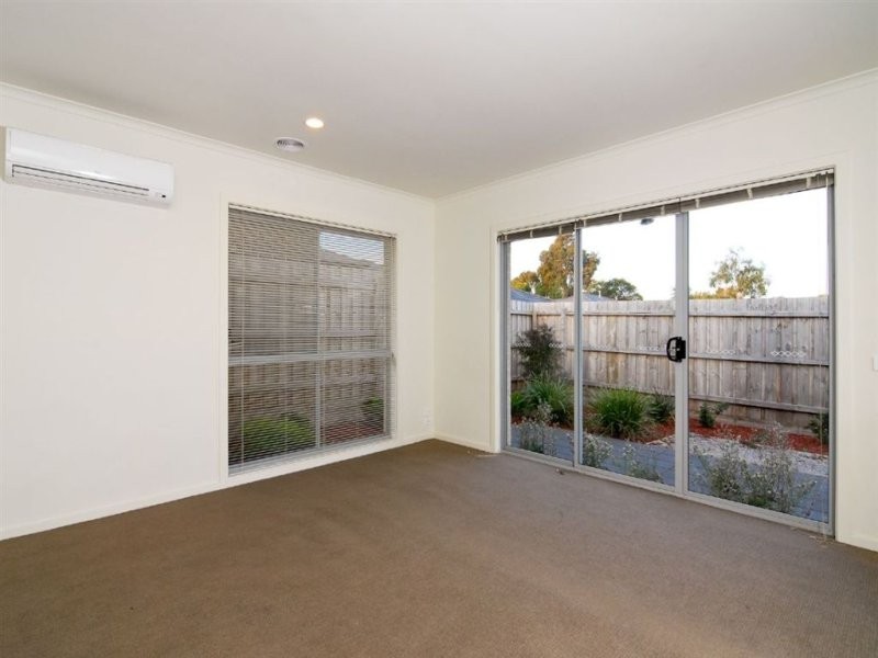 4/104 Broderick Road, Carrum Downs VIC 3201