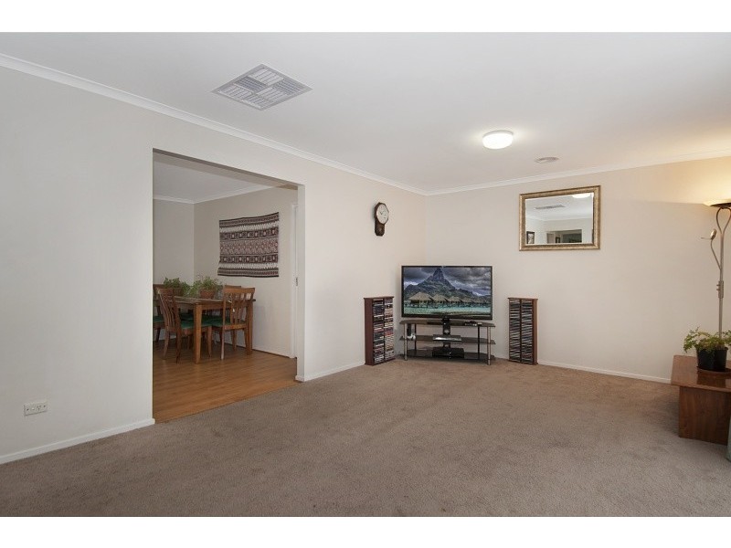 4 Raven Close, Carrum Downs VIC 3201