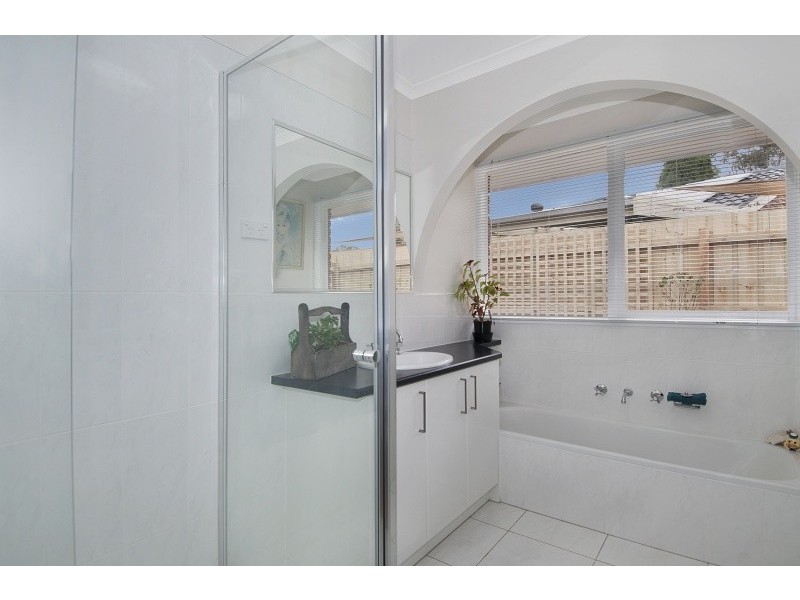 4 Raven Close, Carrum Downs VIC 3201