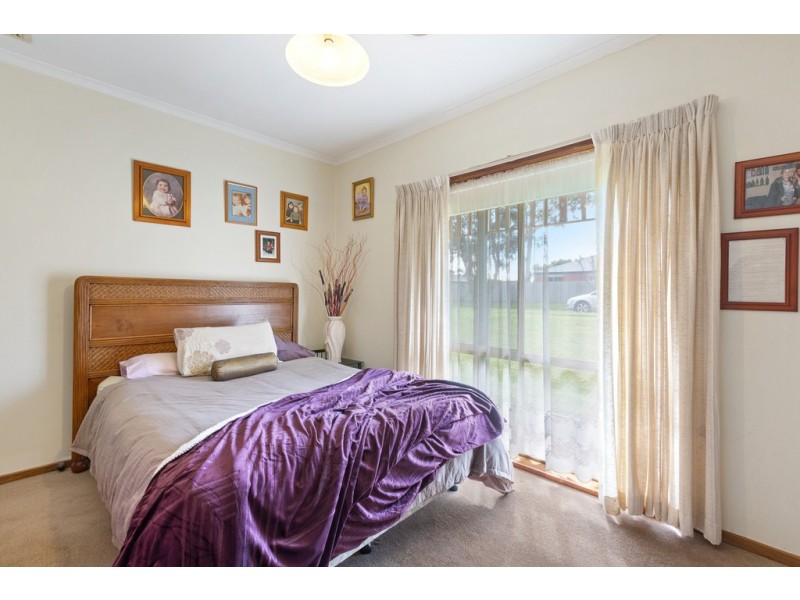 130 Gamble Road, Skye VIC 3977