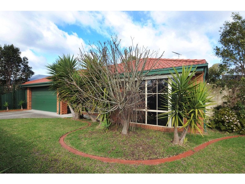 40 Lats Avenue, Carrum Downs VIC 3201