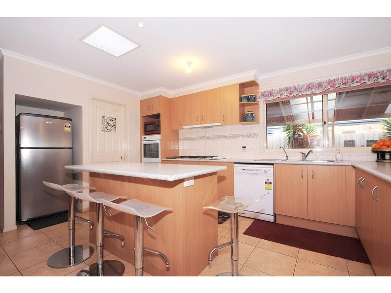 40 Lats Avenue, Carrum Downs VIC 3201