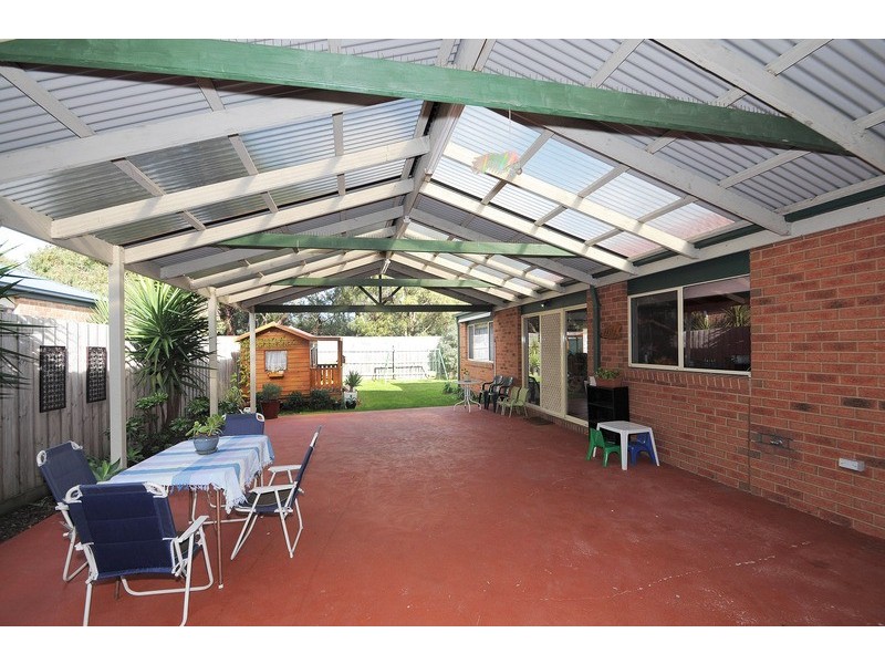 40 Lats Avenue, Carrum Downs VIC 3201