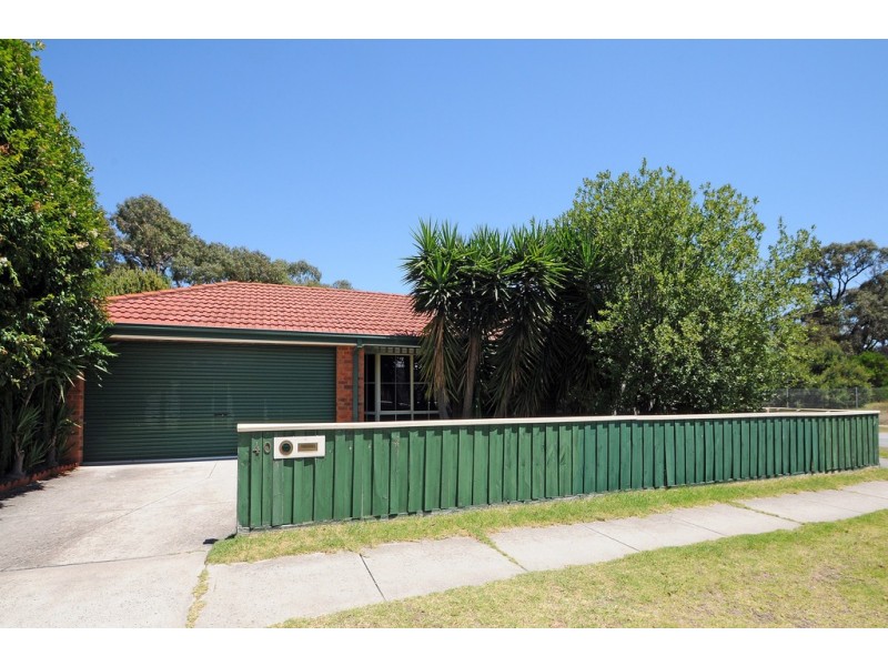 40 Lats Avenue, Carrum Downs VIC 3201