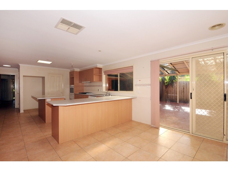40 Lats Avenue, Carrum Downs VIC 3201