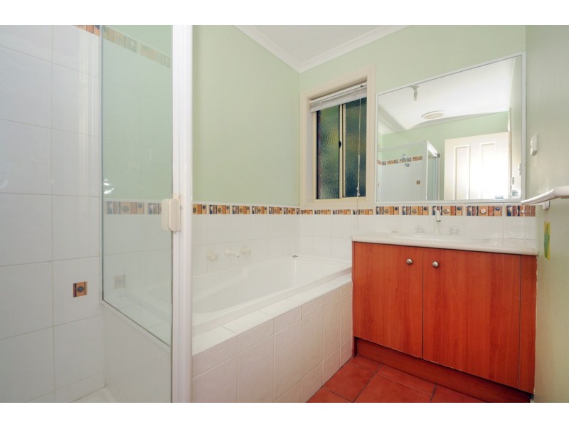 40 Lats Avenue, Carrum Downs VIC 3201