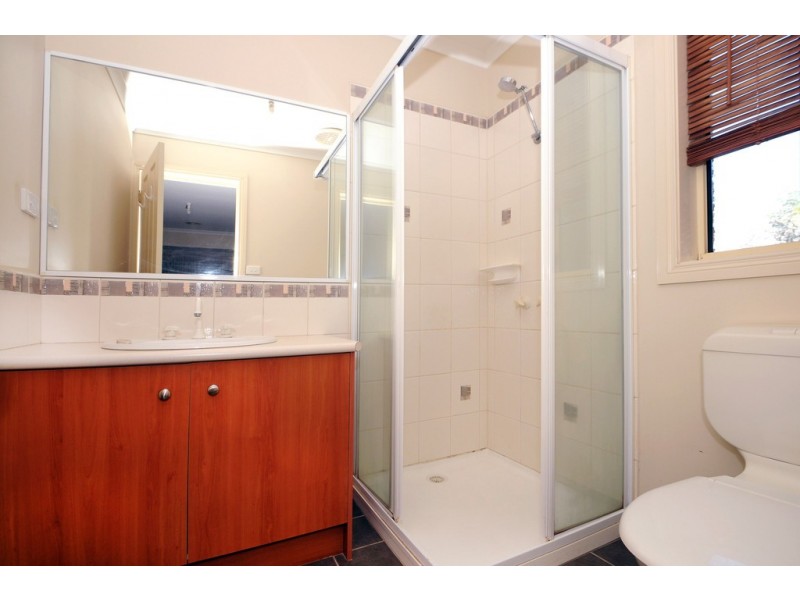 40 Lats Avenue, Carrum Downs VIC 3201