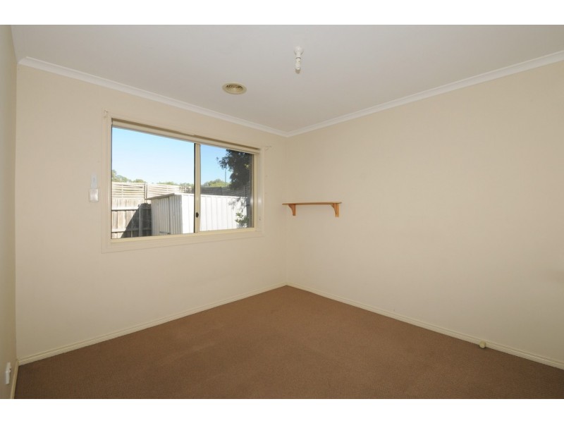 40 Lats Avenue, Carrum Downs VIC 3201