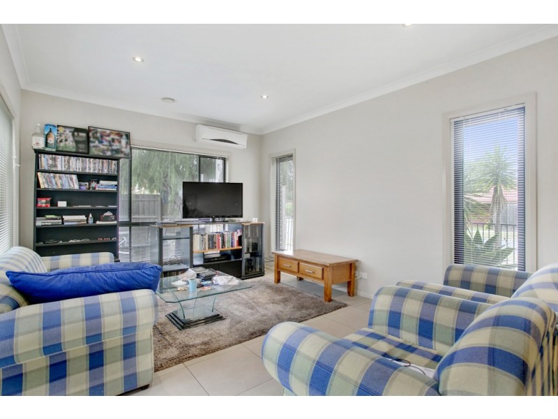 35 Earnshaw Drive, Carrum Downs VIC 3201
