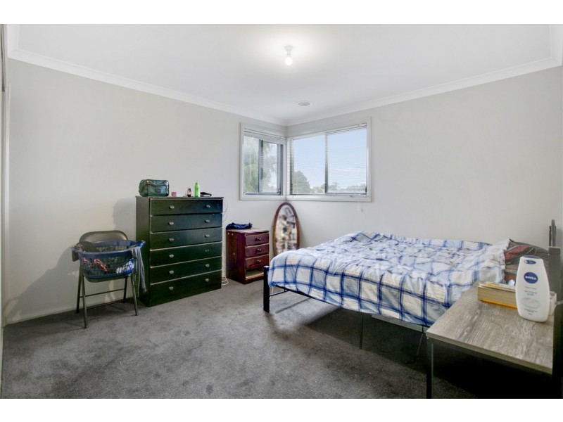 35 Earnshaw Drive, Carrum Downs VIC 3201